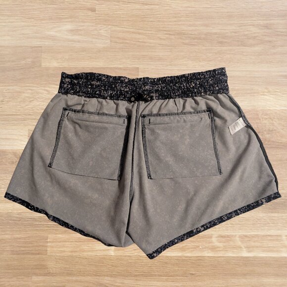 Athleta Women's Printed Baja Navy Blue Speckled Running Athletic Shorts -Sz 4 - Picture 11 of 15